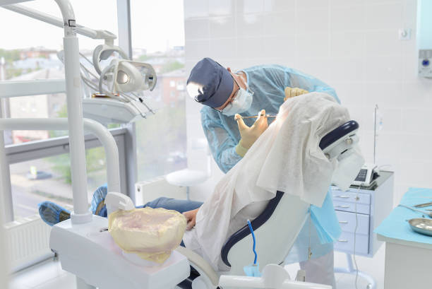 Best Emergency Tooth Extraction in Orangetree, FL